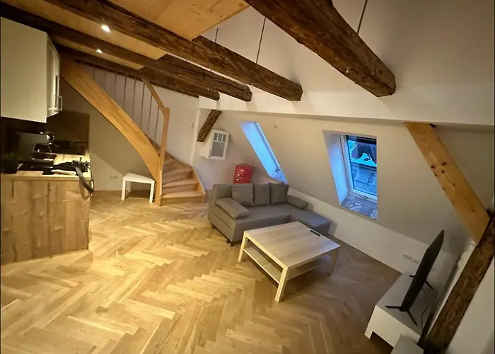 Exklusive Maisonetten Wohnung Mit Gartenzugang